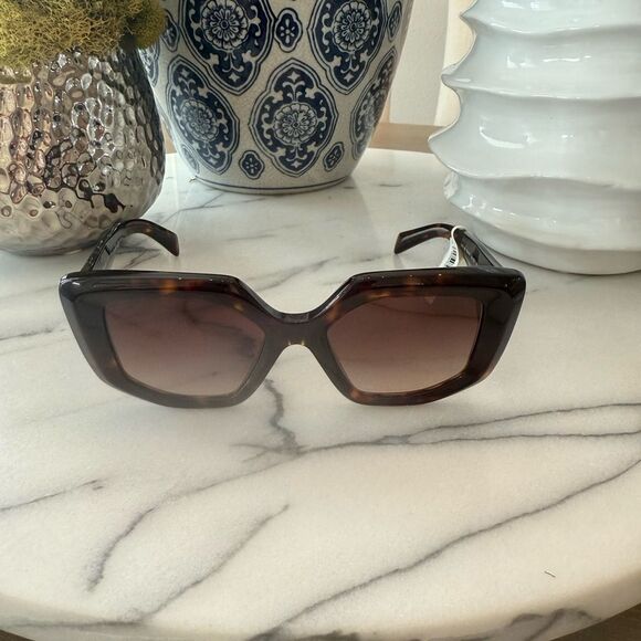NWT Prada Tortoise Sunglasses with triangle logo - Picture 6 of 11